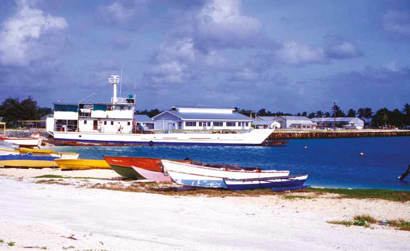 Port na Wyspie Bożego Narodzenia. Port na Wyspie Bożego Narodzenia.