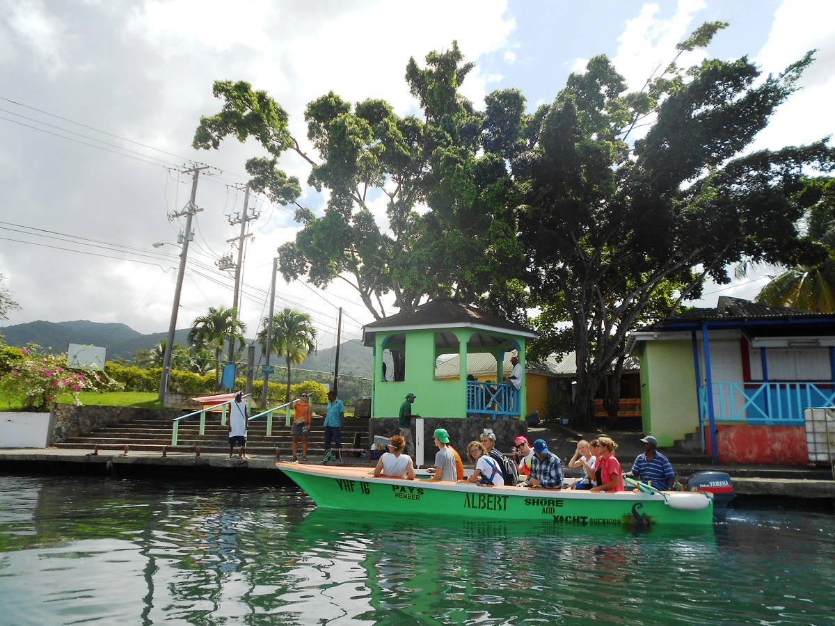 Commonwealth of Dominica.