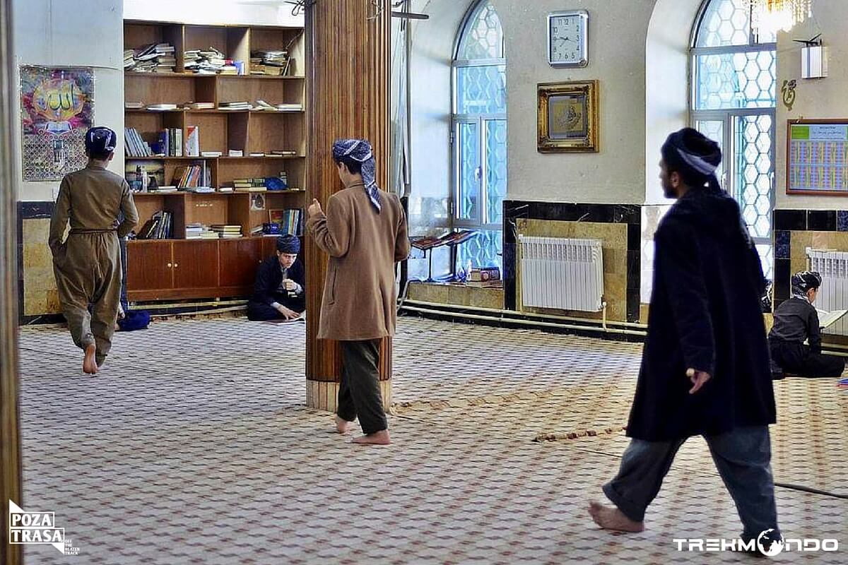 W irackim meczecie. W irackim meczecie.