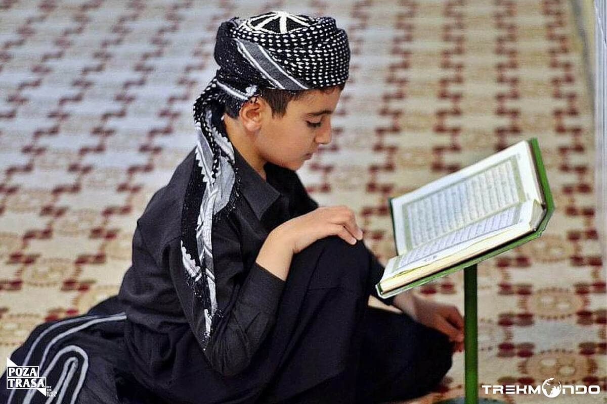 Nauka Koranu w meczecie. Nauka Koranu w meczecie.